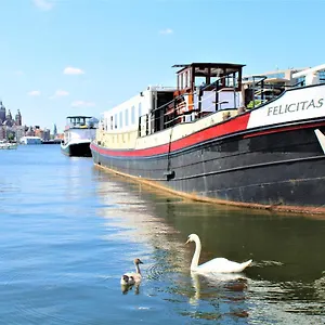 Botel Felicitas 
